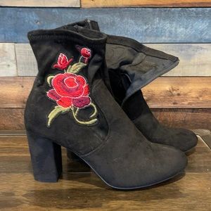 Black boots 2 1/2 inch heels